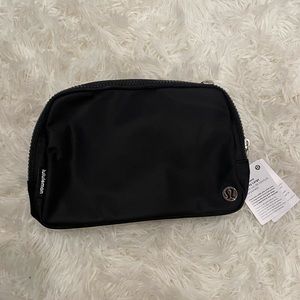 NWT lululemon large everywhere belt bag black